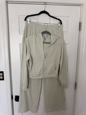 SKIMA Cropped Zip Hoodie and Wide-Leg Pants Set - Sage